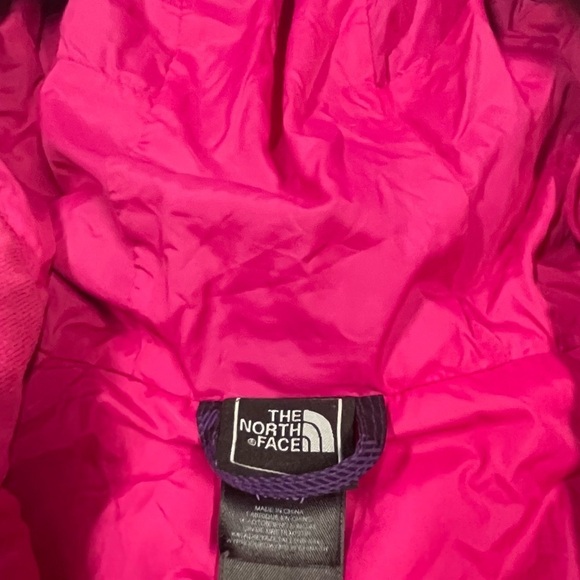Girls The North Face Purple HyVent Shell Hooded Ski Jacket - Picture 11 of 12